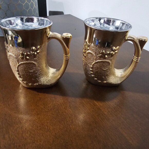 Gold mugs Nice for hot cholate or even a cup of tea at Christmas - Picture 1 of 5